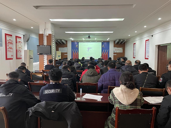 安檢站、消防護衛(wèi)部開展違禁物品檢查培訓(xùn).png